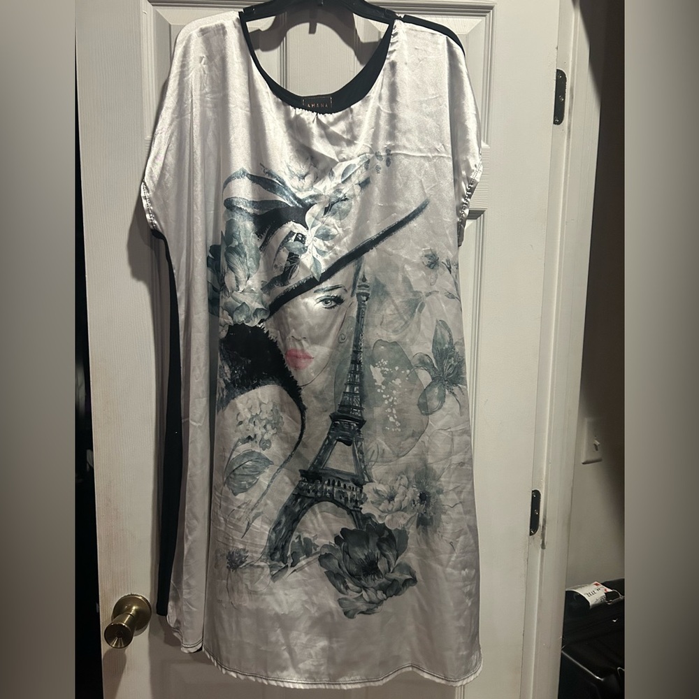 Amiana Graphic Oversized Short Sleeve Tunic
